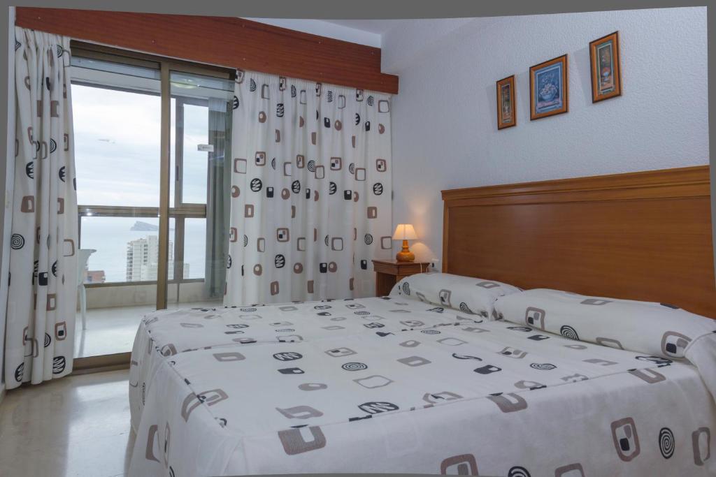 Gemelos 2 Benidorm Ruang foto